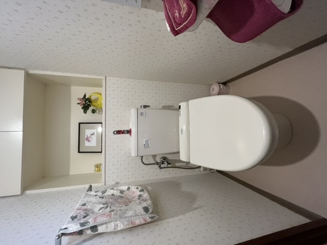 お掃除が楽な快適トイレ空間へ