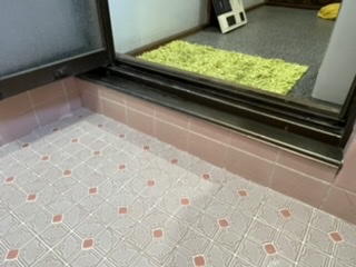 浴室内に手すり設置・入口段差も解消のバリアフリー仕様