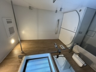 浴室内に手すり設置・入口段差も解消のバリアフリー仕様