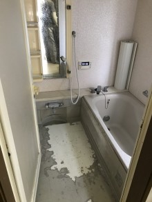 浴室の剥げによりユニットバスを取り換え