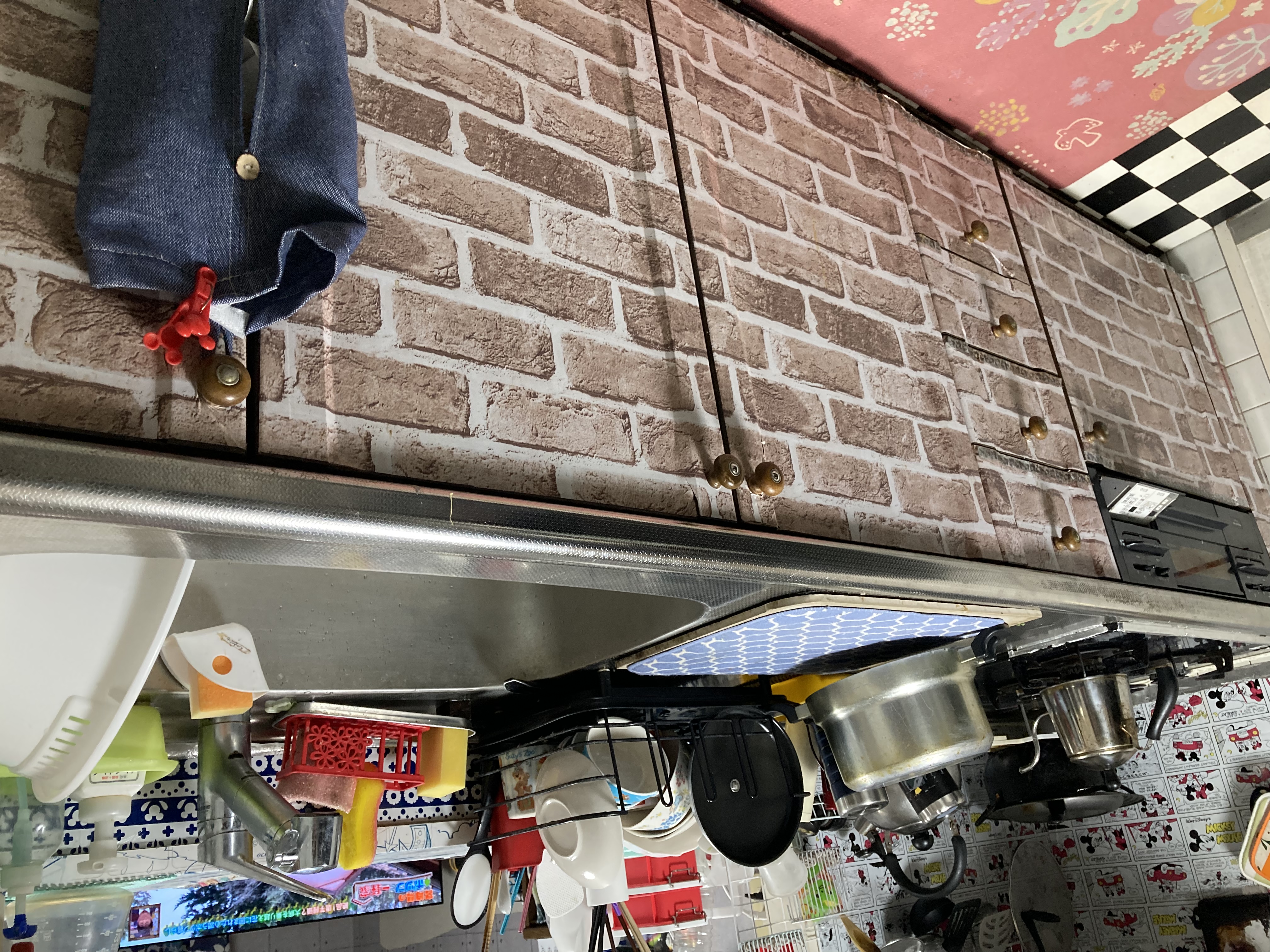 汚れがひどいキッチンをピカピカに