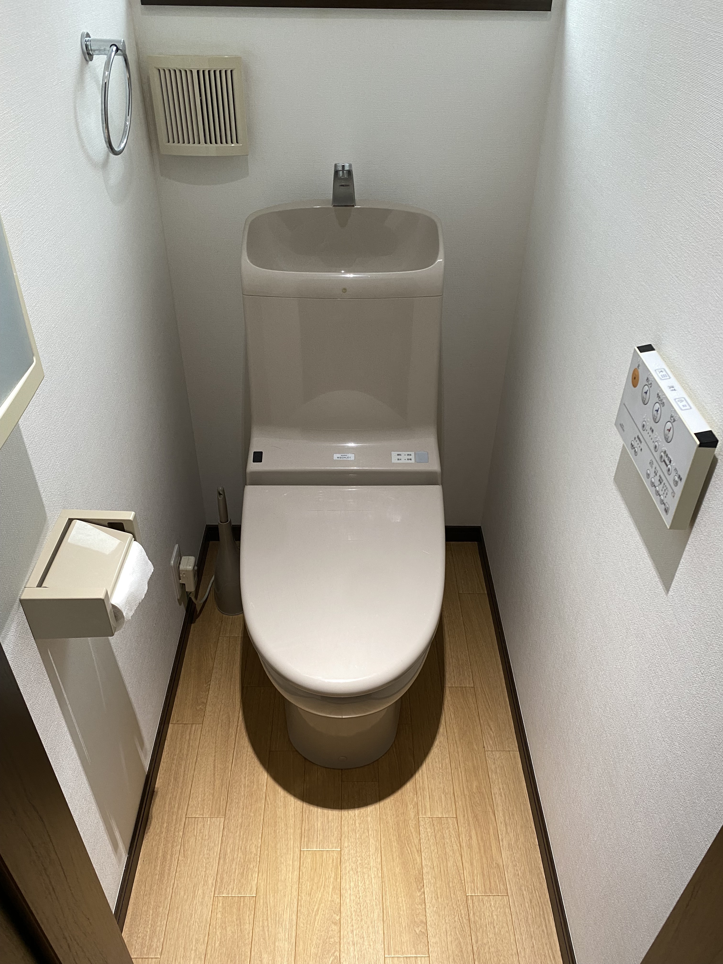 トイレ破損に伴い交換・補助金で浴室暖房乾燥機を設置