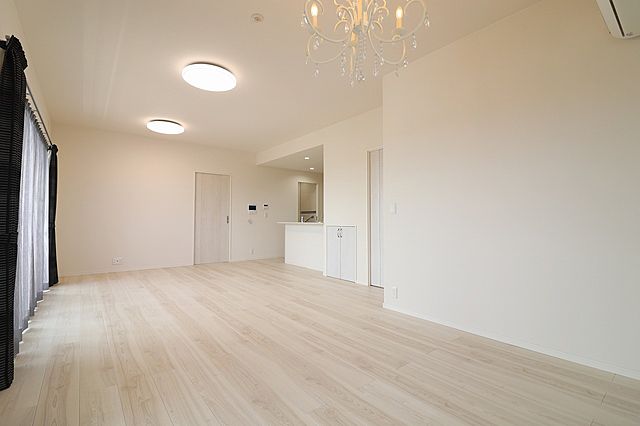 壁を撤去して広々としたリビングに施工
