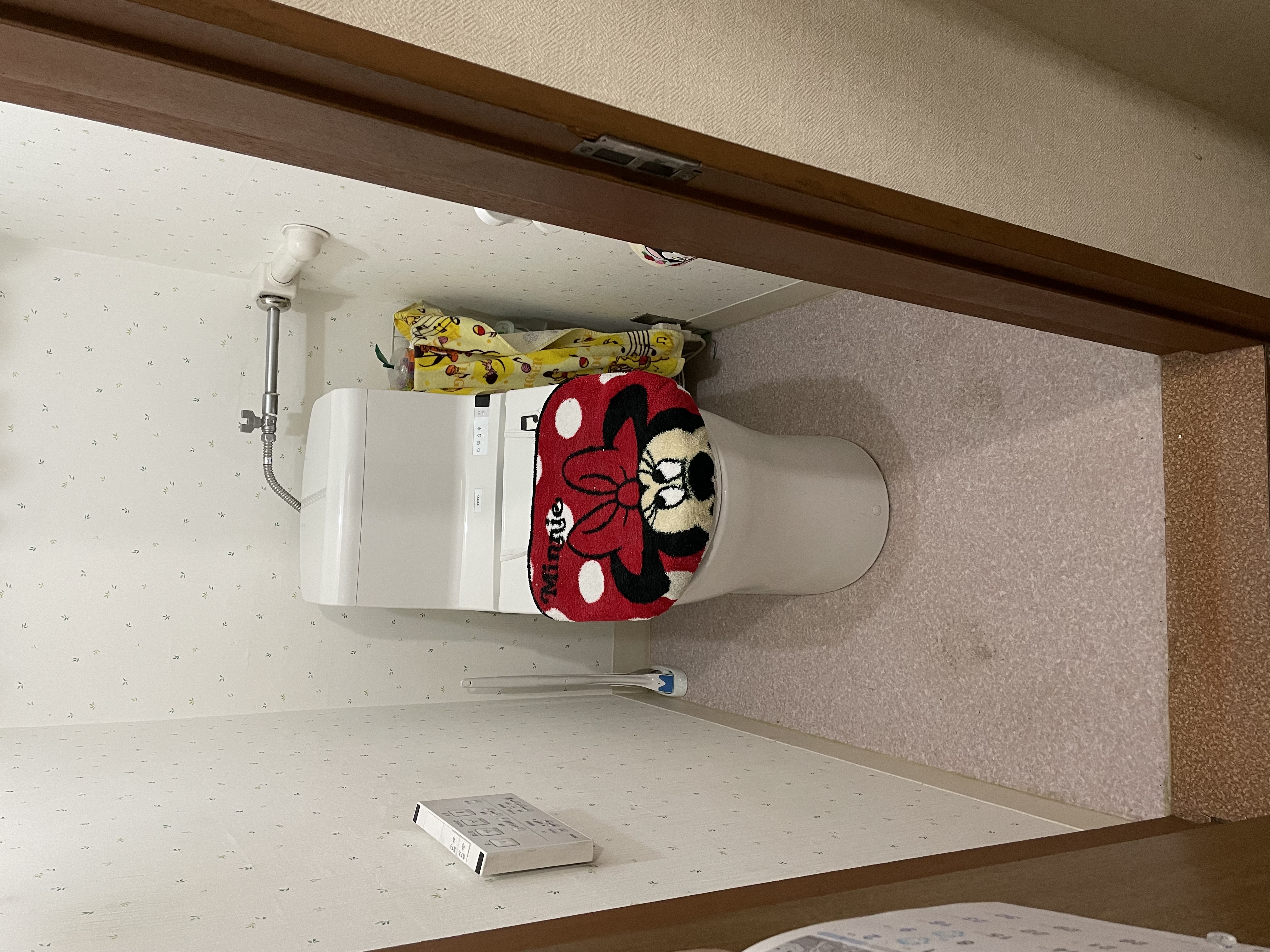 床がきしむトイレを補強材を入れて補修