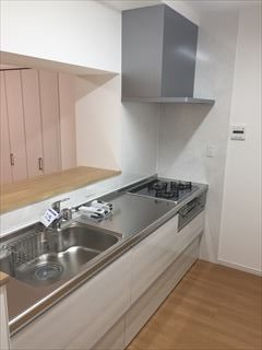 汚れが目立つ内装をきれいに改装