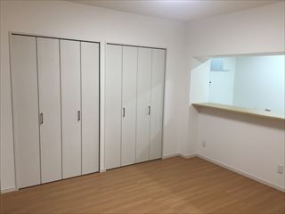 汚れが目立つ内装をきれいに改装