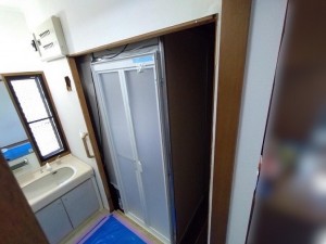 排水器具破損により新たなユニットバスに交換