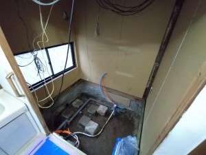 排水器具破損により新たなユニットバスに交換