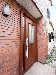 木目調の門扉に変更・宅配ボックスを新設