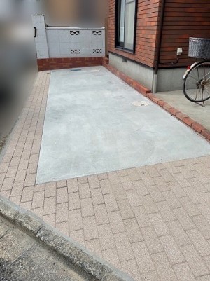 木目調の門扉に変更・宅配ボックスを新設