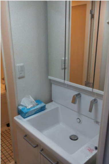 洗面化粧台を交換しました