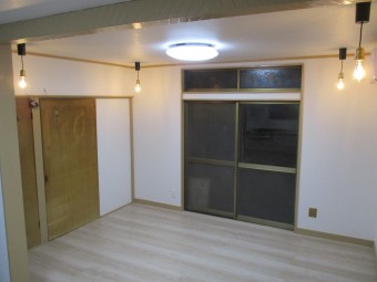 分譲住宅の1階部分を改修・レトロ感を演出