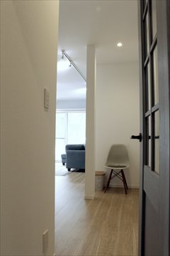 ブルーグレーをアクセントに取り入れ北欧テイスト