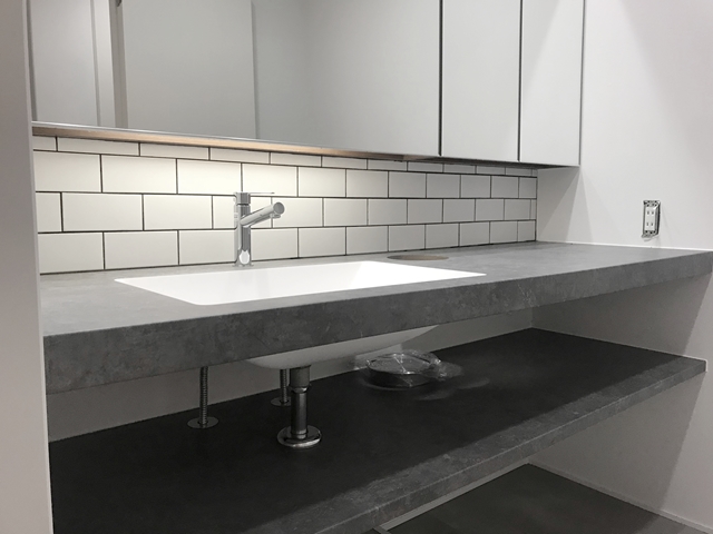 購入した一戸建てをシンプルで飽きにくいデザインに