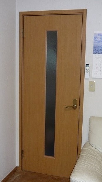 リビングドアの交換