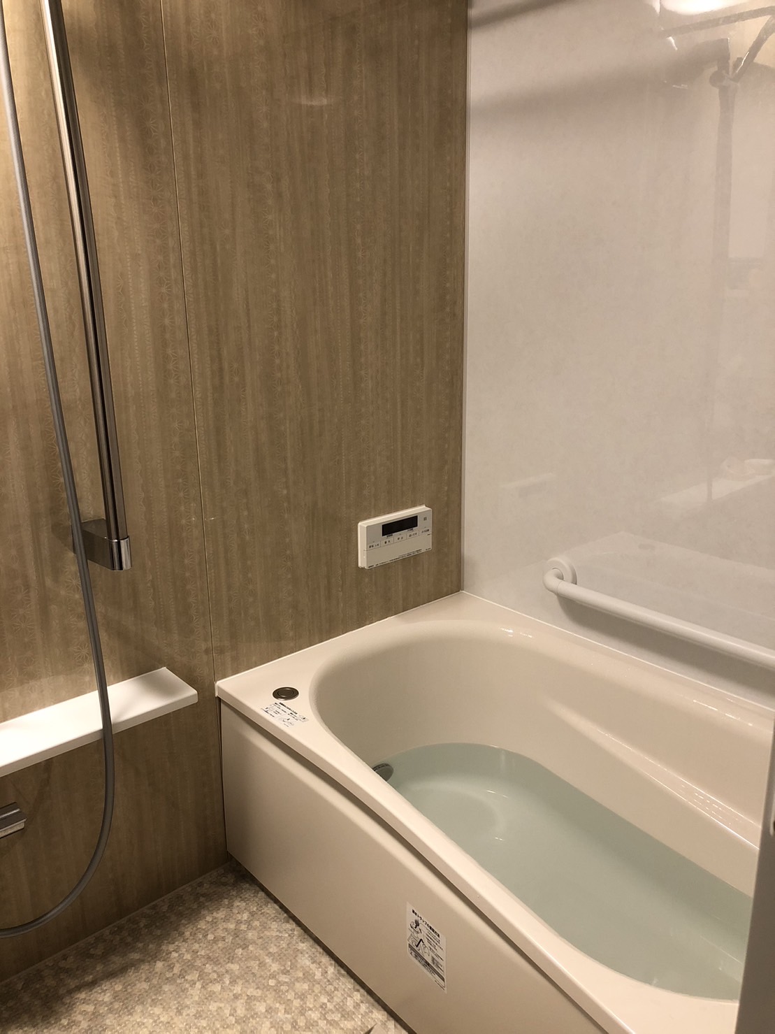 新しくきれいな浴室・トイレに
