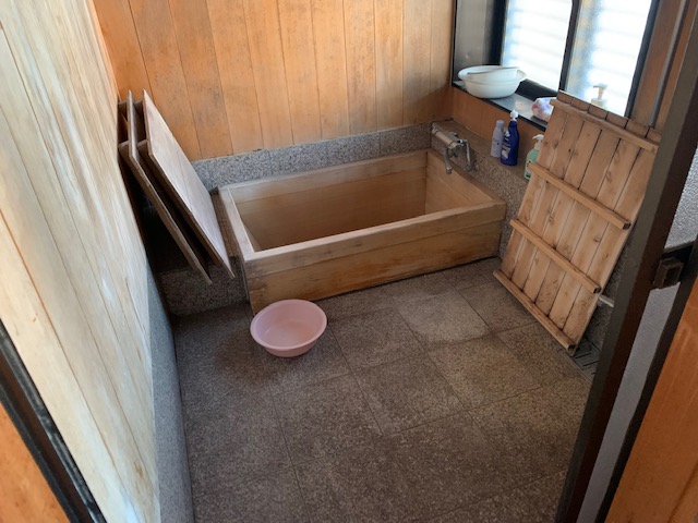 温かみのある浴室へ