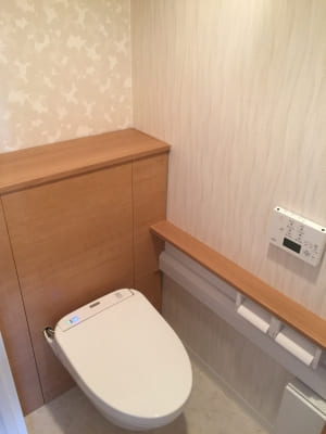 キッチンの圧迫感を軽減・たっぷりの収納スペースを確保