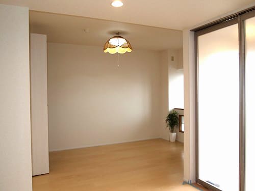 広く明るいLDK・カテゴリー別に収納を用意