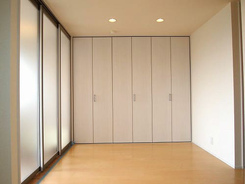 広く明るいLDK・カテゴリー別に収納を用意