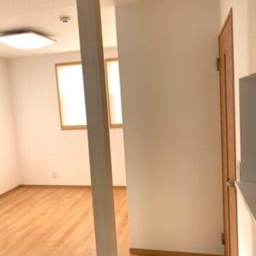 透かし柱を新設・開放感あるリビングにリフォーム