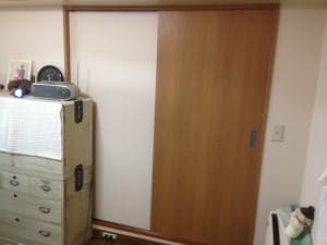 かわいらしいアクセントタイルを取り入れたキッチン