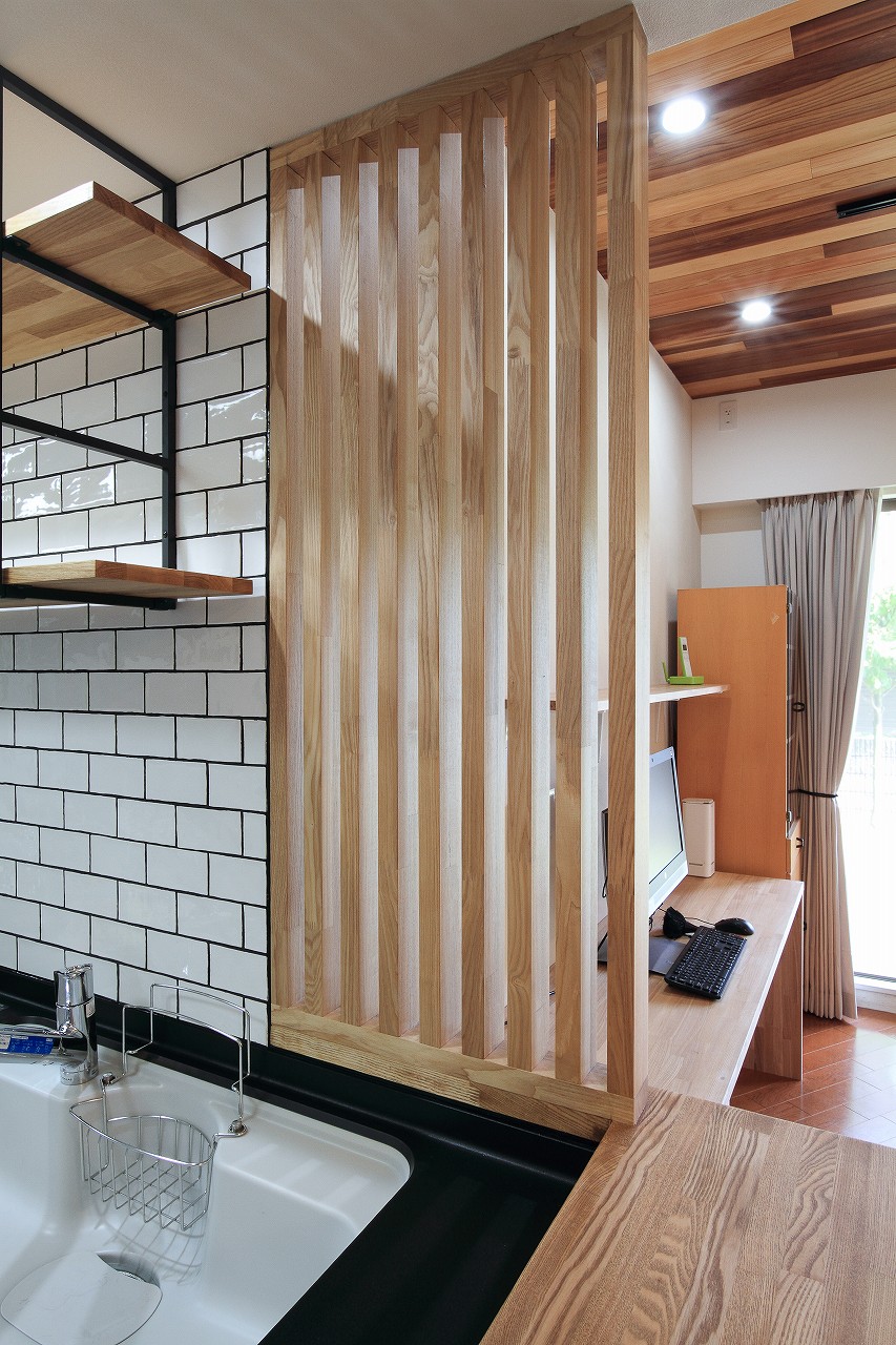 自然素材でコーディネートした築１９年のマンションリフォーム