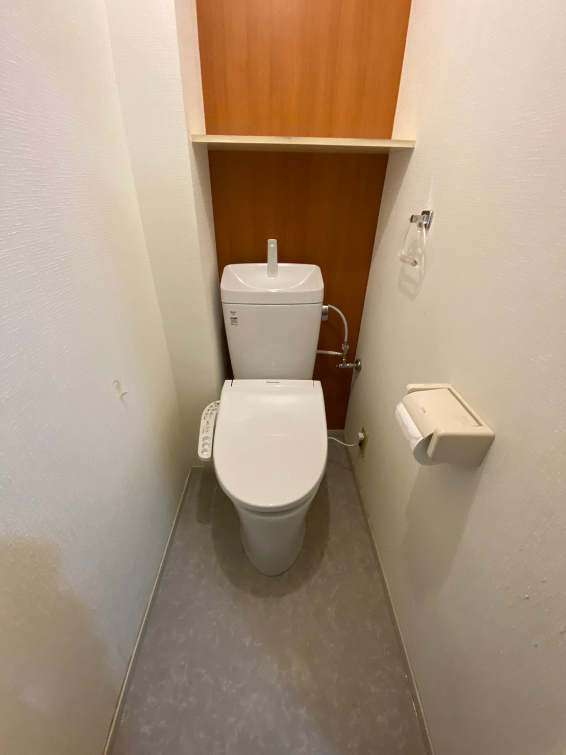 費用を抑えトイレと一緒に床も交換