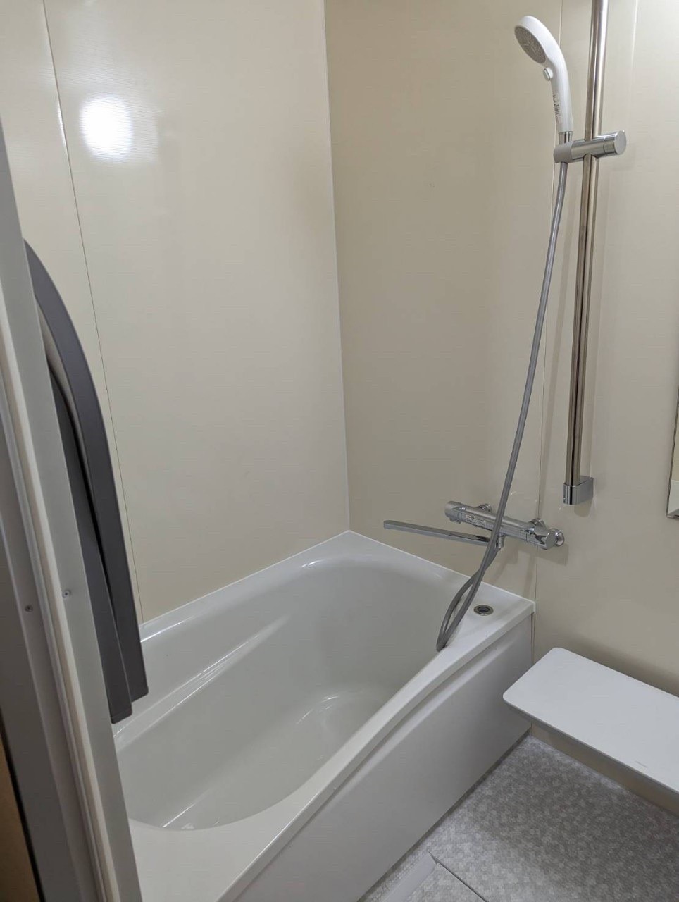 ユニットバスとトイレの同時施工