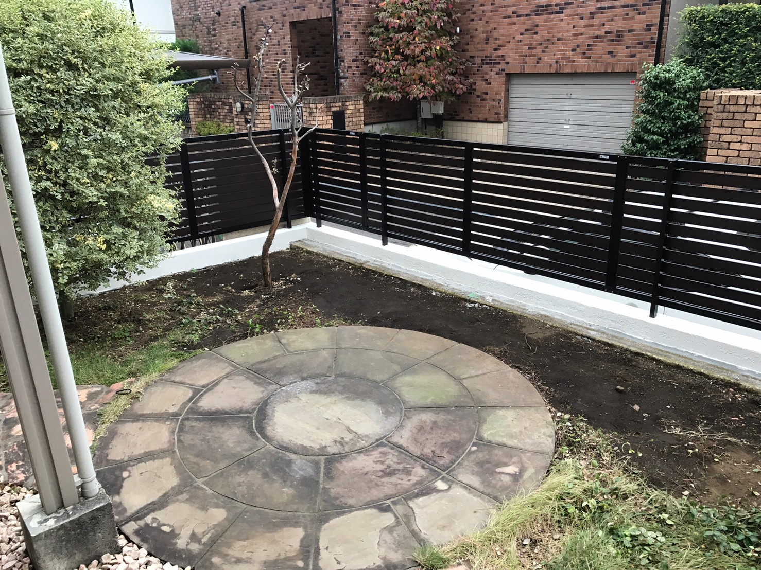 明るく日当たりの良い庭になりました！