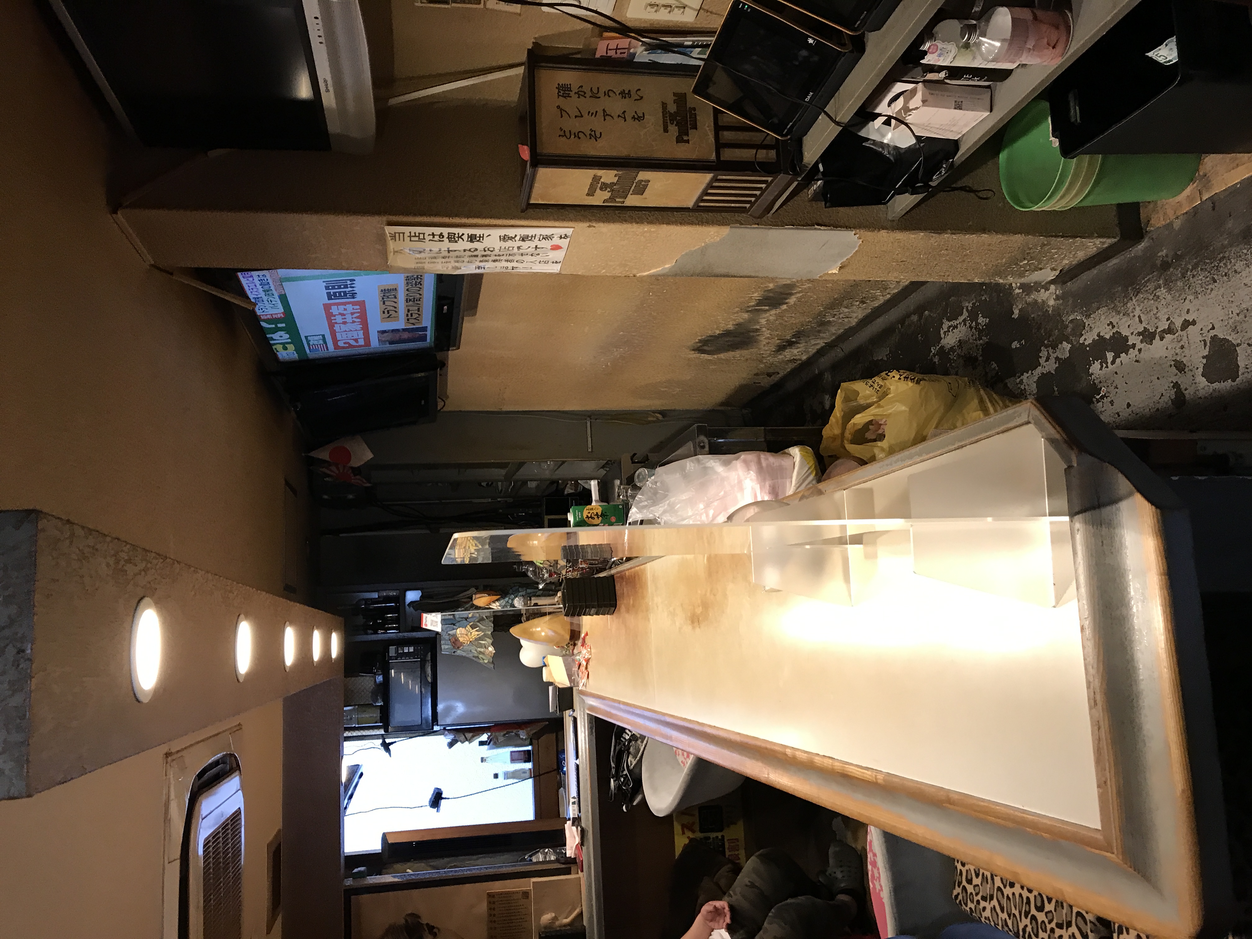 老朽化した店内を一新・居心地の良い店内に！