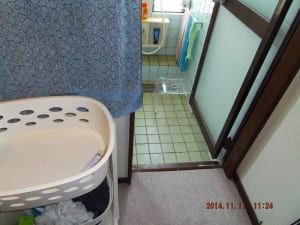 寒い浴室を暖かく快適にリラックスできる空間に