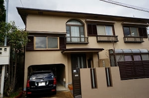 劣化していた外壁を塗装で雨漏りを解消