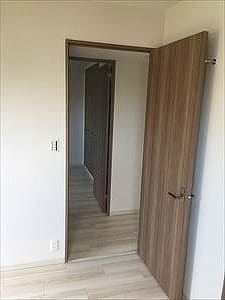 キッチンの吊り戸撤去で開放的かつ明るい空間