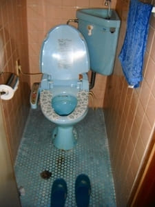 傷みが目立つ浴室を改装・洗面所・トイレも一新