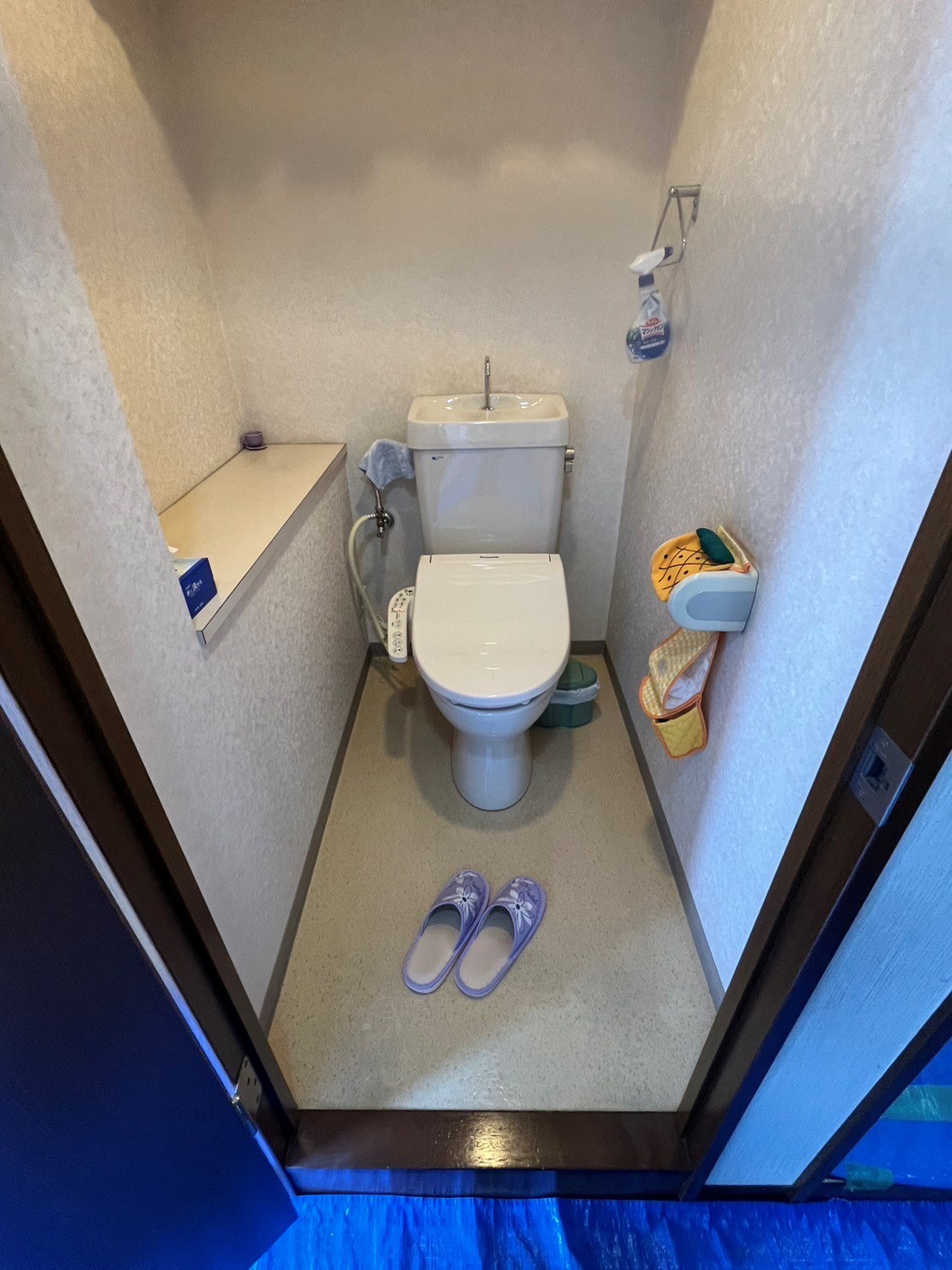 白さで明るさを増したトイレと洗面所