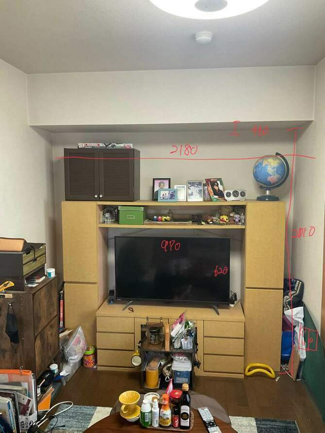 造作壁面収納で生活感をなくし、モダンな住まいに。