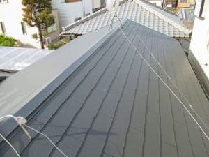 軽い軽量瓦に穿き替えで地震がきても安心