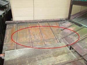 軽い軽量瓦に穿き替えで地震がきても安心
