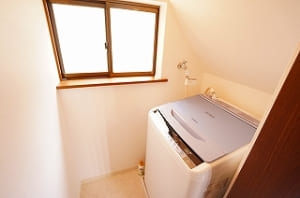 脱衣所の商品選定重視・壁面タイルでオシャレに