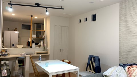 ���邭���ʂ��̂悢�L�b�`���A���r���O�ɕϐg