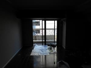 落ち着いた雰囲気の部屋・傷んでいたクロスを貼り替え