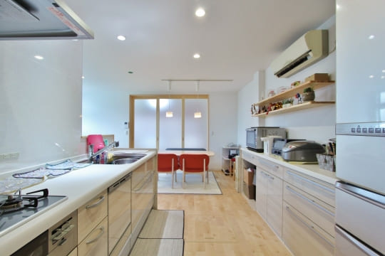 二世帯で気兼ねなく暮らせる住まいへリノベーション
