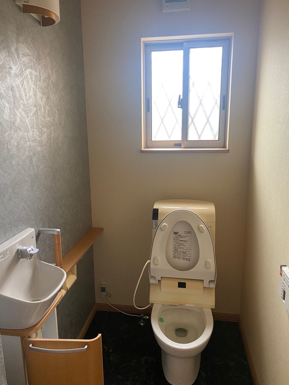 清潔感を意識したトイレインテリア