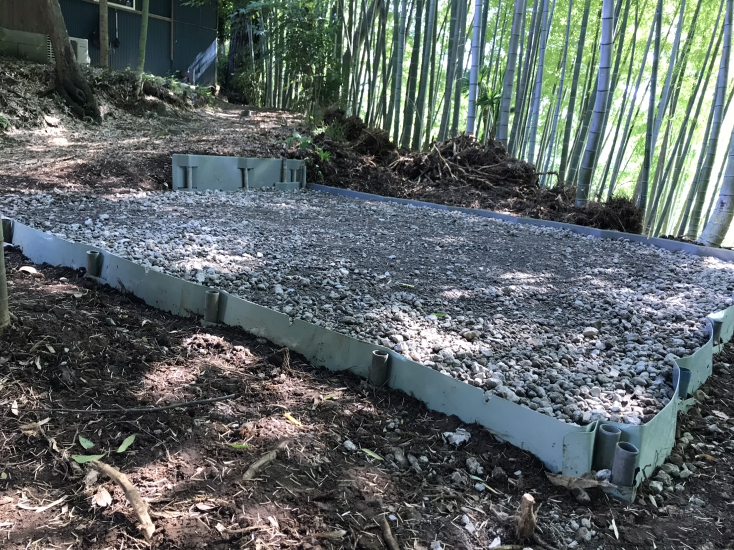 組立プレハブユニットハウスの設置