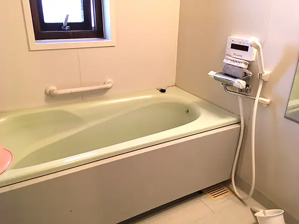 水色がアクセント・古い水まわり設備を一新