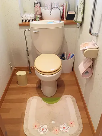 水色がアクセント・古い水まわり設備を一新