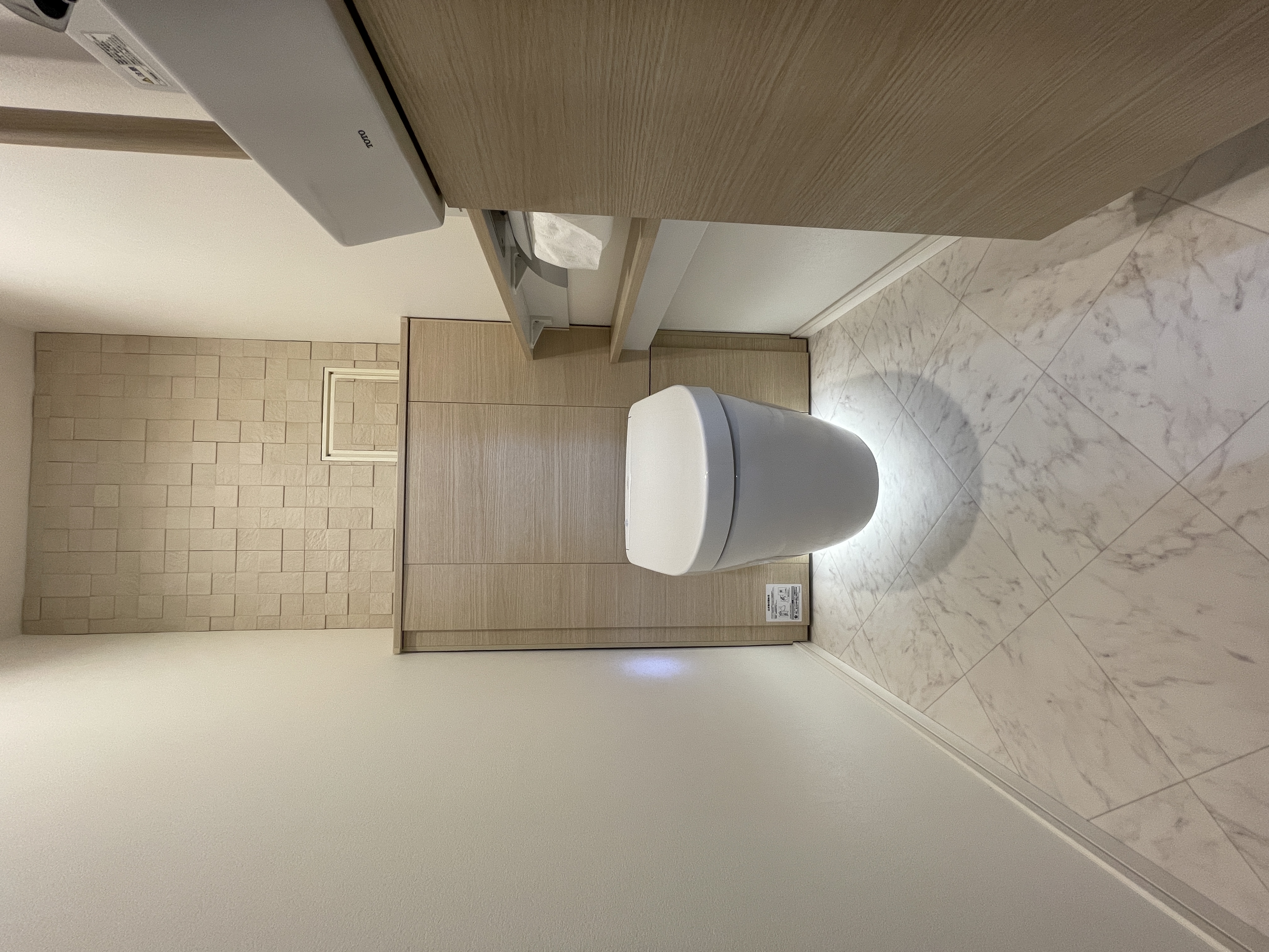 便器下部のお手入れを優先しました