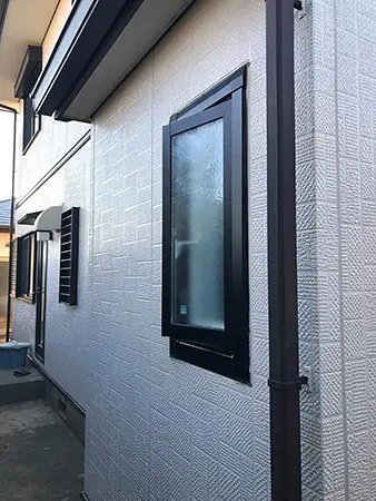 古くなったユニットバス・開けづらい窓も一緒に取り換え