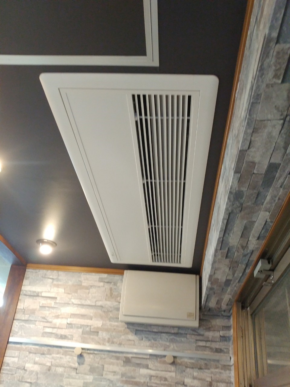 飲食店・空調設備交換工事